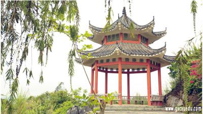 女娲山亭子